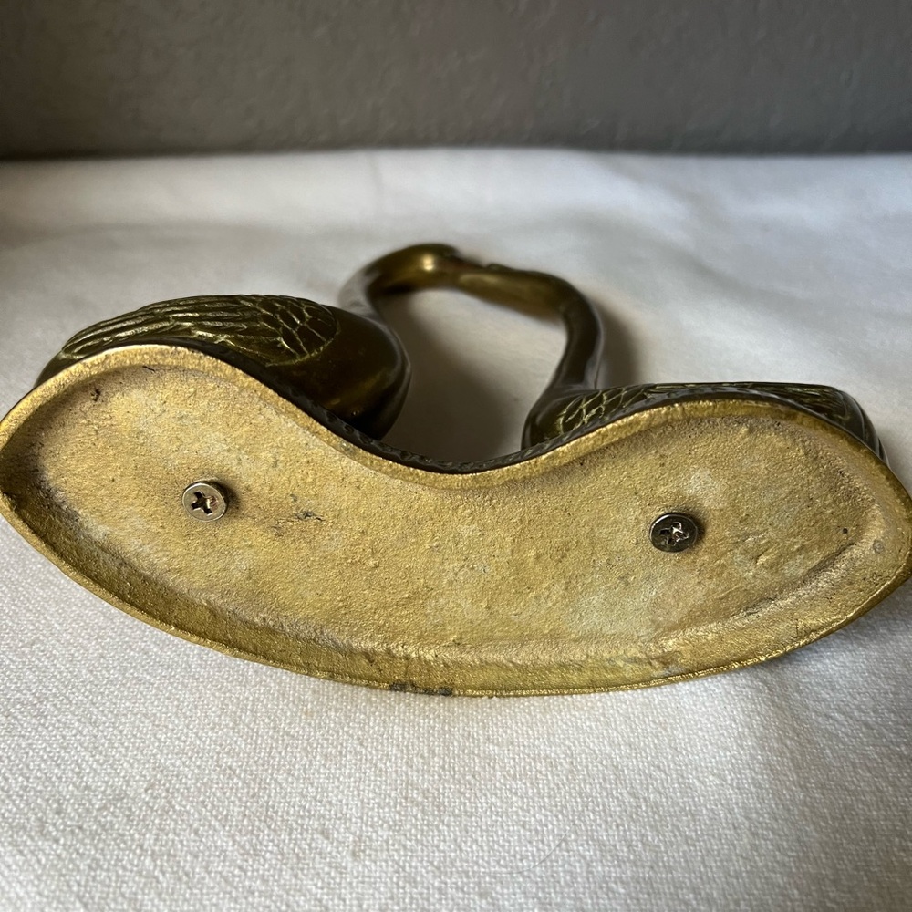 vintage brass kissing swan figurine vintage brass kissing swan figurine - Picture 6 of 10